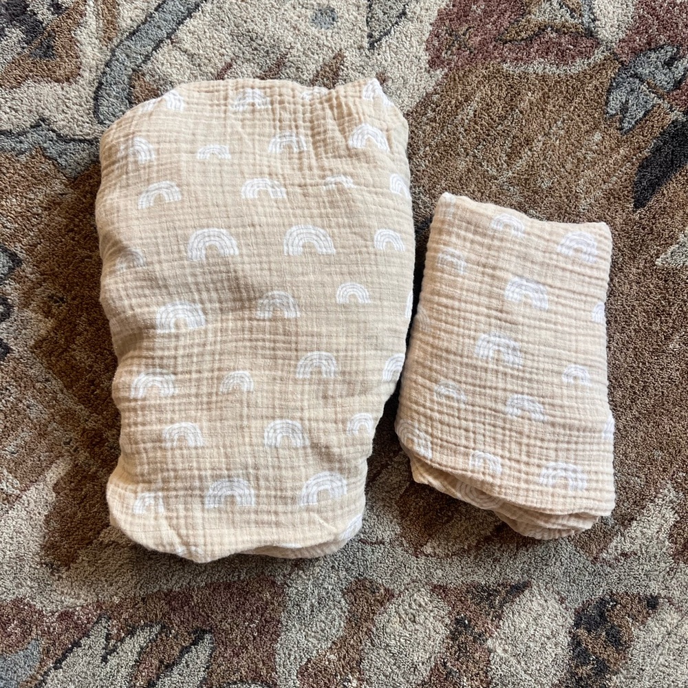 Mebie Baby Crib Sheet & Changing Pad Sheet Set